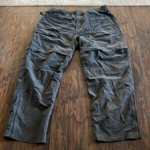 The North Face dark grey Nylon hiking convertible pants size XXL in EUC